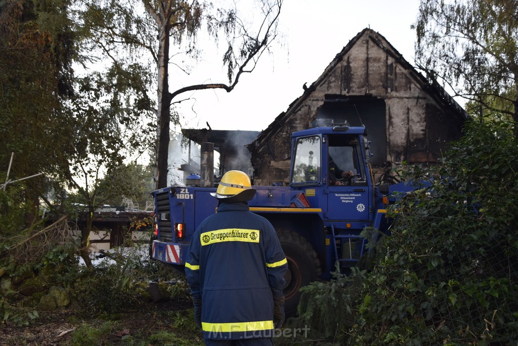 Grossfeuer Einfamilienhaus Siegburg Muehlengrabenstr P0897.JPG - Miklos Laubert